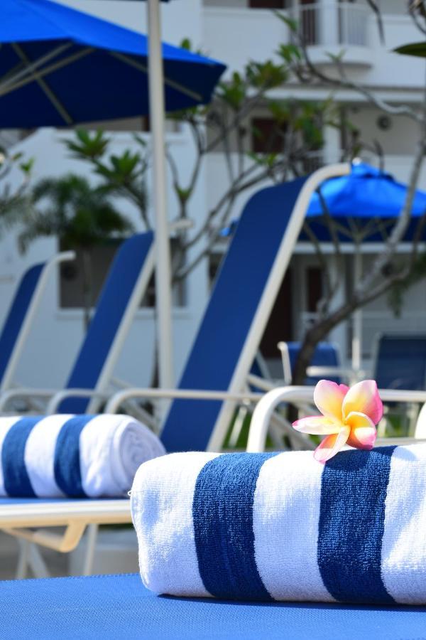 Avi Pangkor Beach Resort Kampong Pasir Bogak Exteriör bild