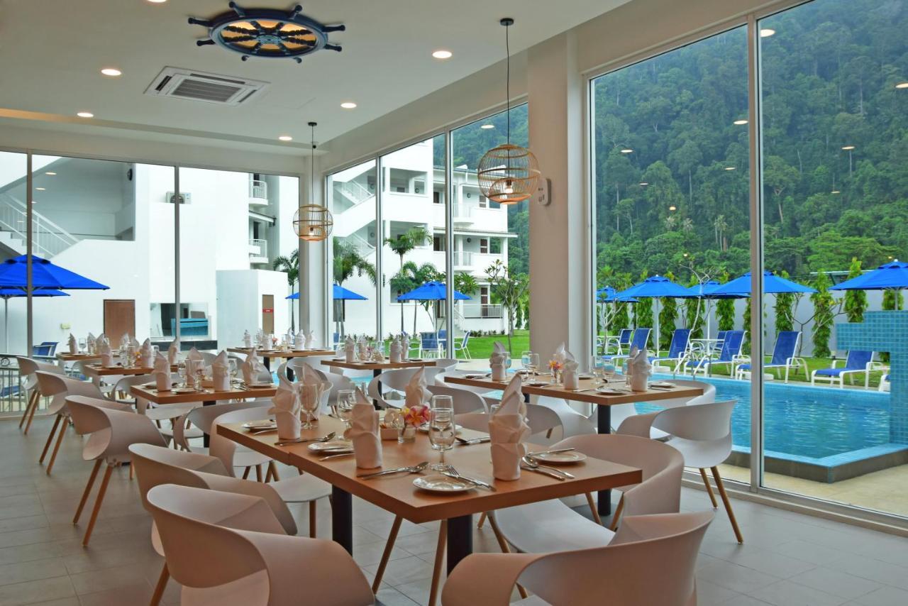 Avi Pangkor Beach Resort Kampong Pasir Bogak Exteriör bild